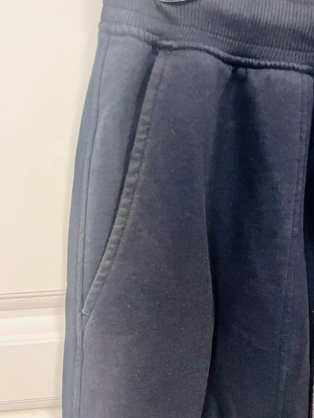 Under Armour Men's Dark Navy Athletic Joggers with Drawstring